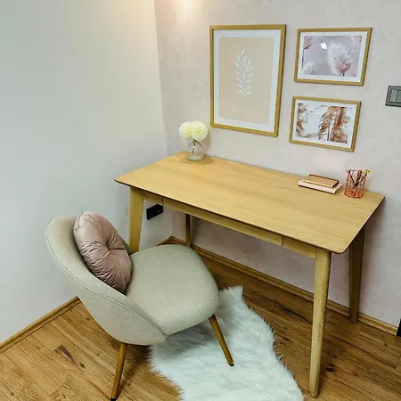 Apartman Away From